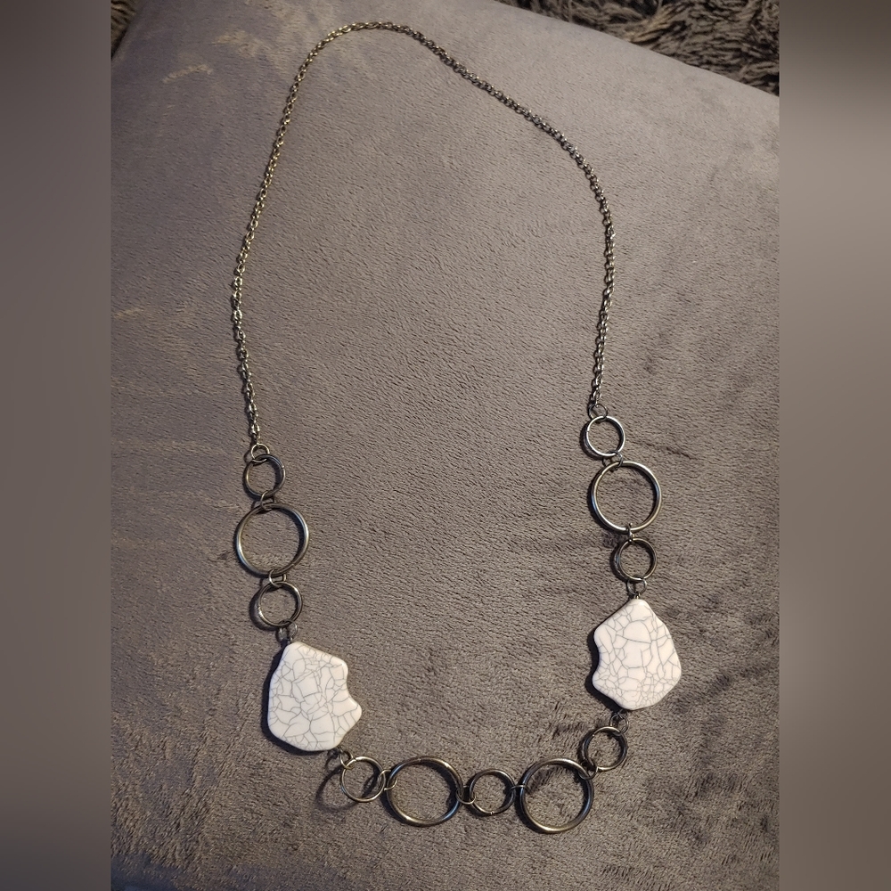 Silver necklace with White grey stone